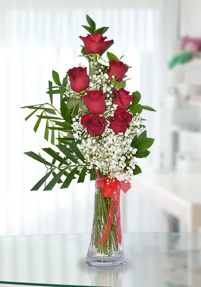 7 Roses in a Glass Vase